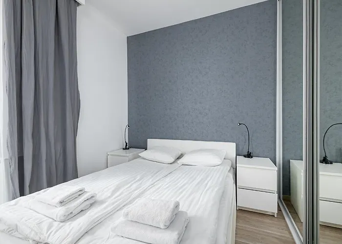 Lejlighed Rentplanet - Przy Muzeum Powstania Warszawskiego Warszawa