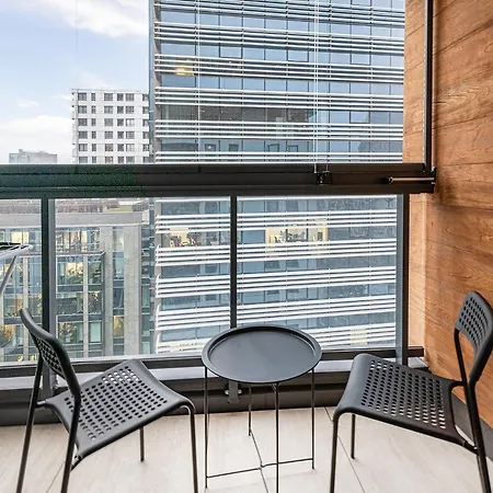 Rentplanet - Przy Muzeum Powstania Warszawskiego * Warschau