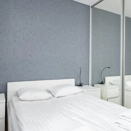 Rentplanet - Przy Muzeum Powstania Warszawskiego Apartment